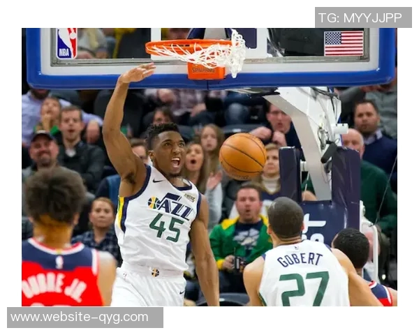 多诺万米切尔上半场表现抢眼14分5篮板助球队苦苦支撑