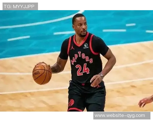 鲍威尔表现低迷半场仅得7分正负值惨淡球队遭遇严防困境